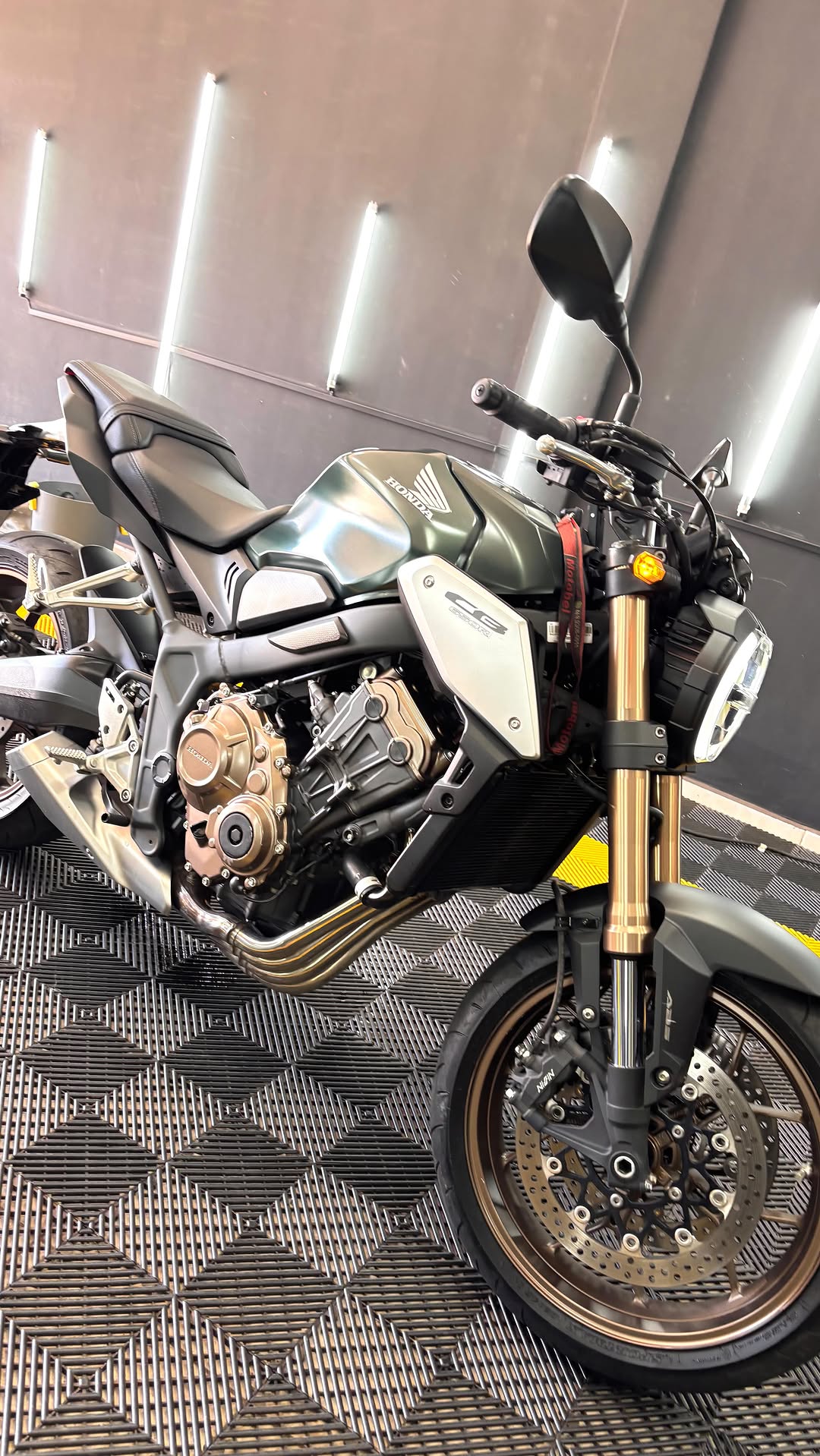 Moto detalhada na Jaime Estetica